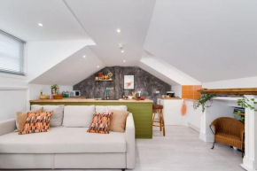 Burlington Penthouse - by Brighton Holiday Lets
